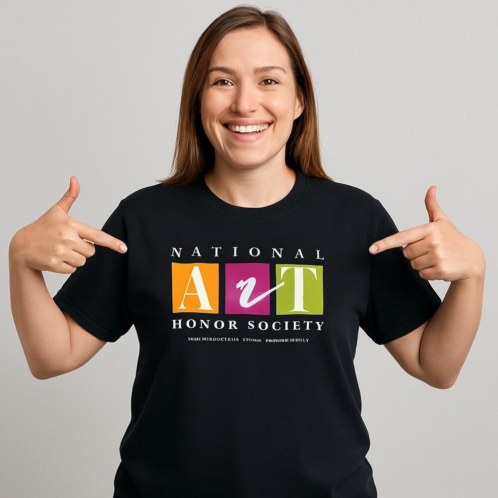 Gildan National Art Honor Society Graphic Tee Women's Large